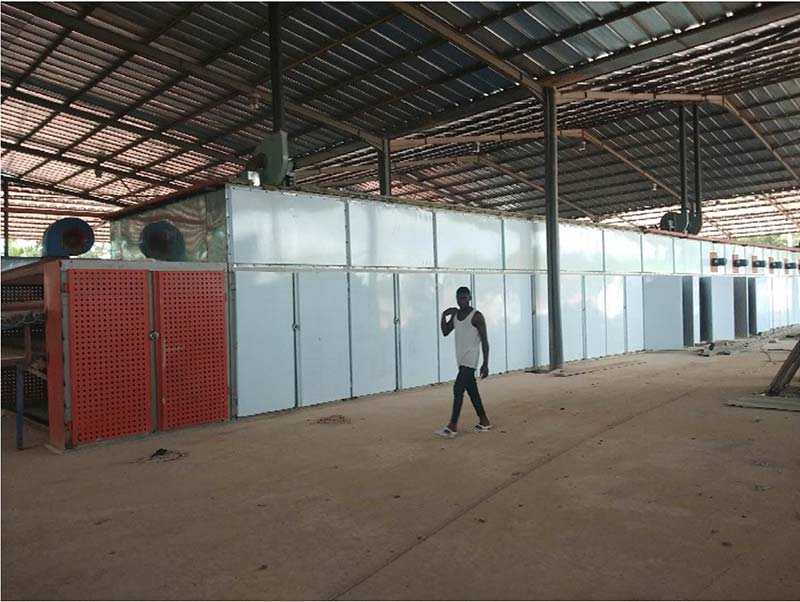 В Кот-д'Ивуаре создан завод по производству фанерных машин