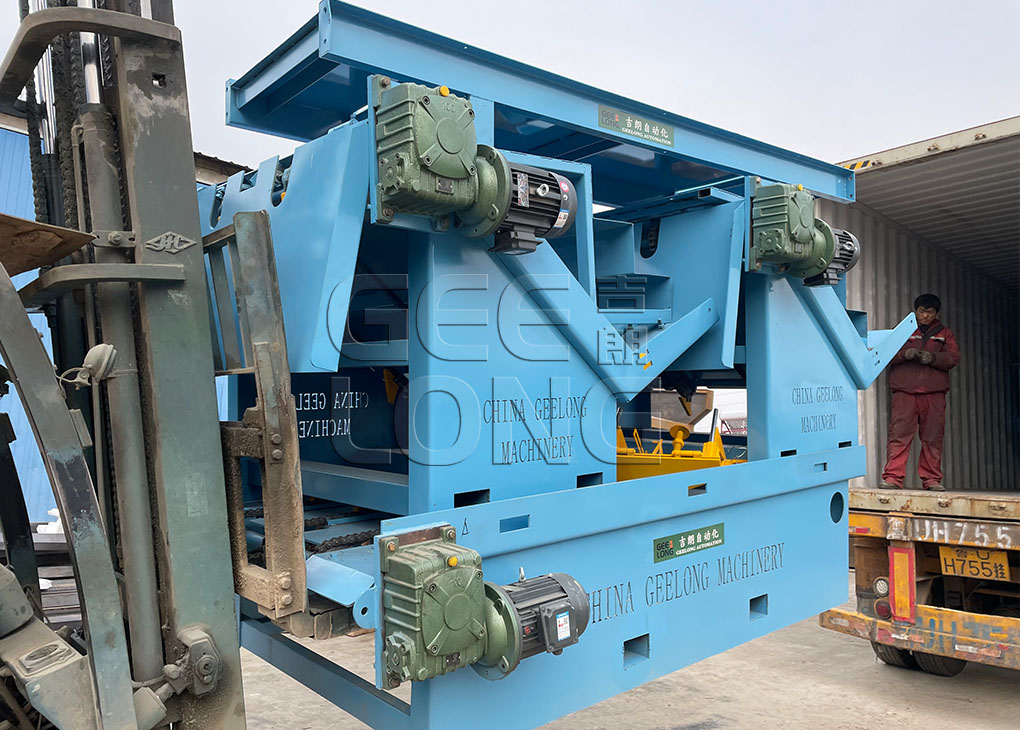 China GEELONG exported 6 sets of 4ft veneer peeling machine line