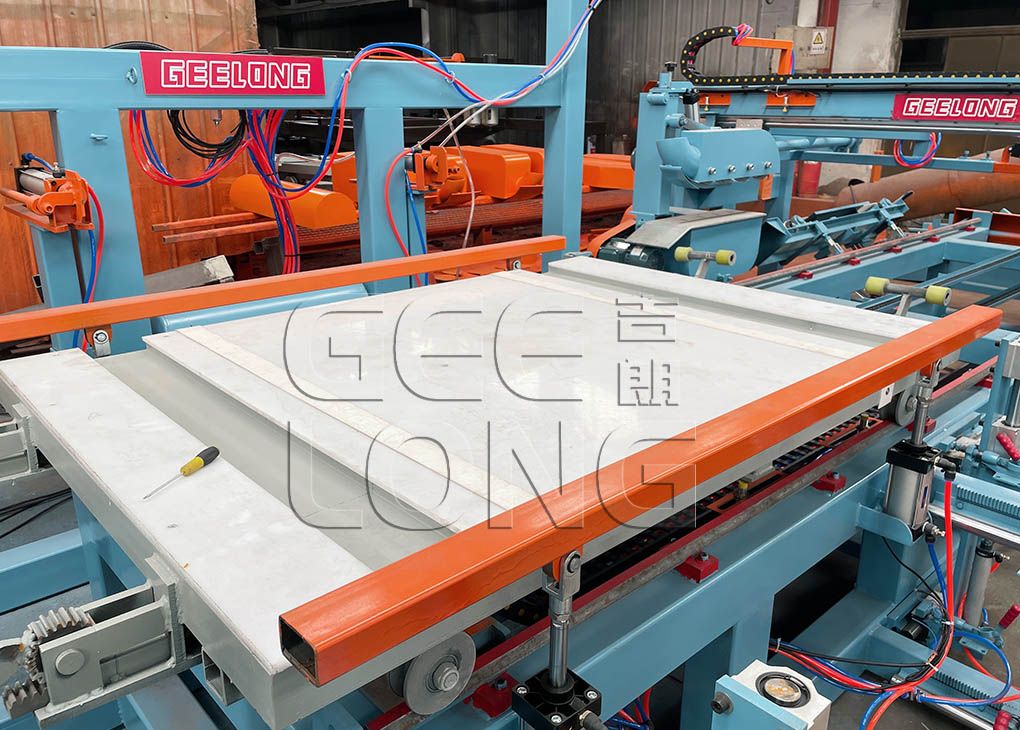 Китай GEELONG 5 футов полностью автоматический двойной размер березовой фанеры